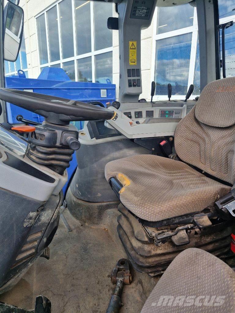 CLAAS Arion 640 Traktory