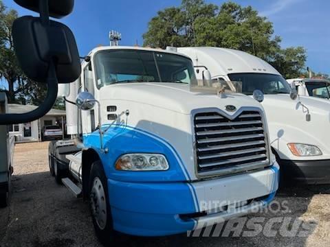 Mack CXN613 Tahače