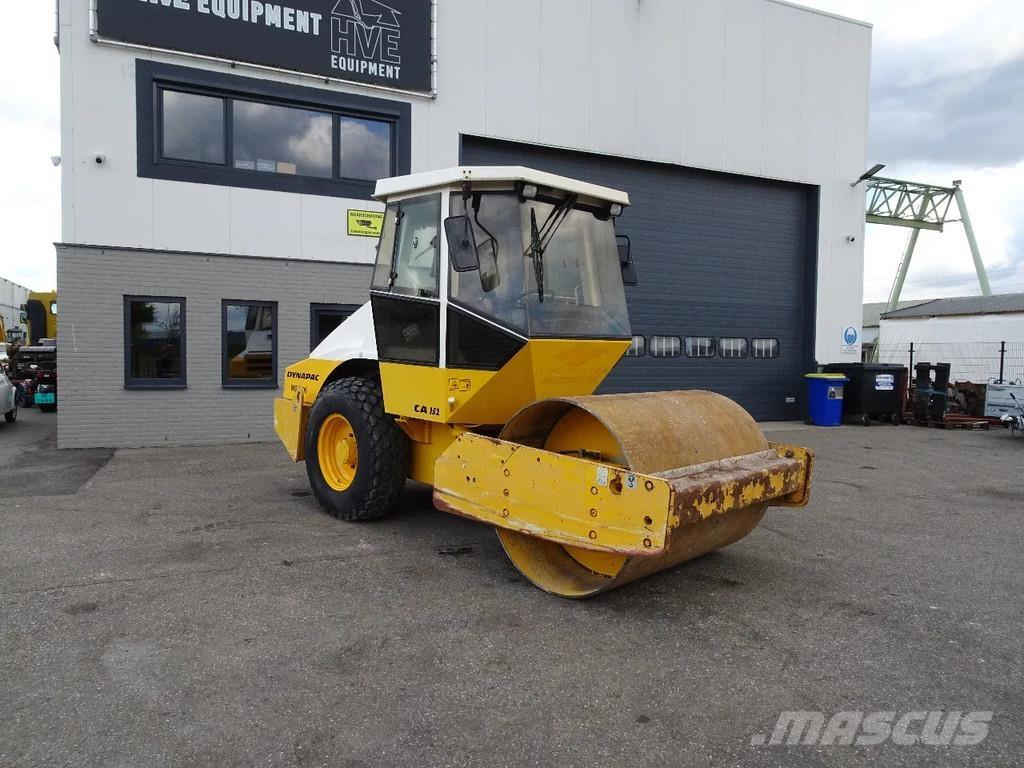 Dynapac CA152D Pneumatikové válce