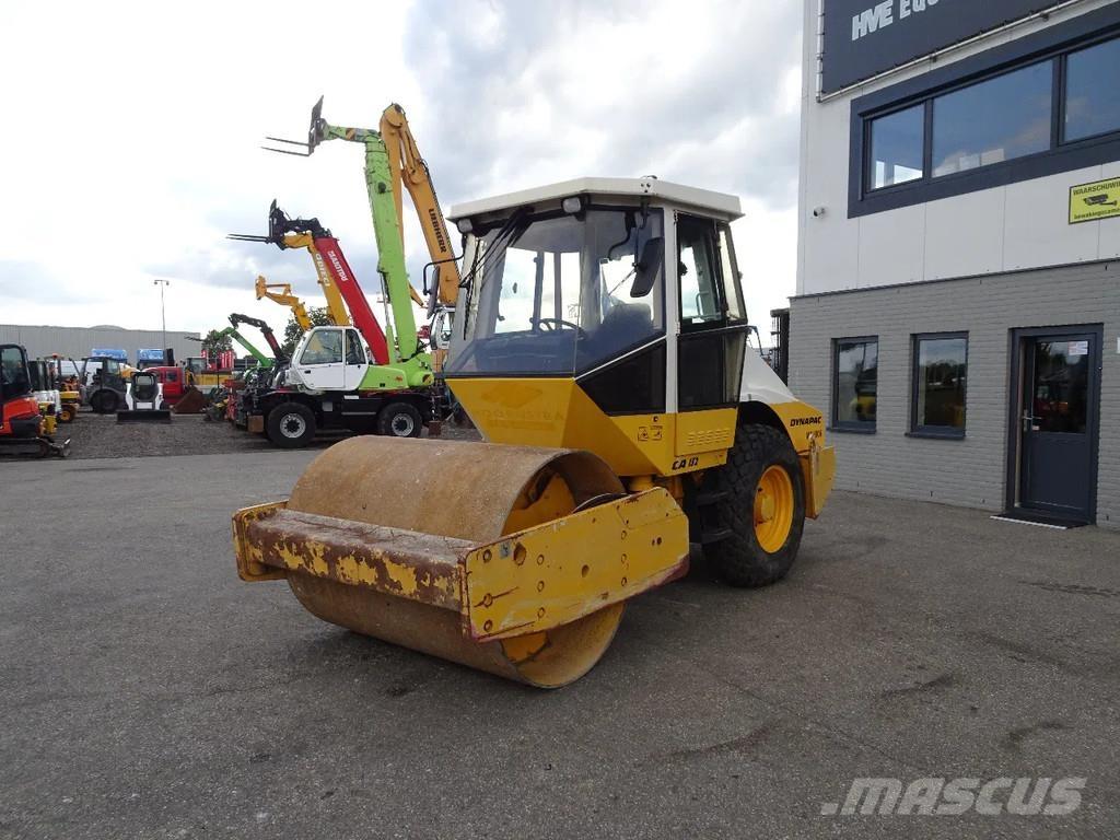 Dynapac CA152D Pneumatikové válce