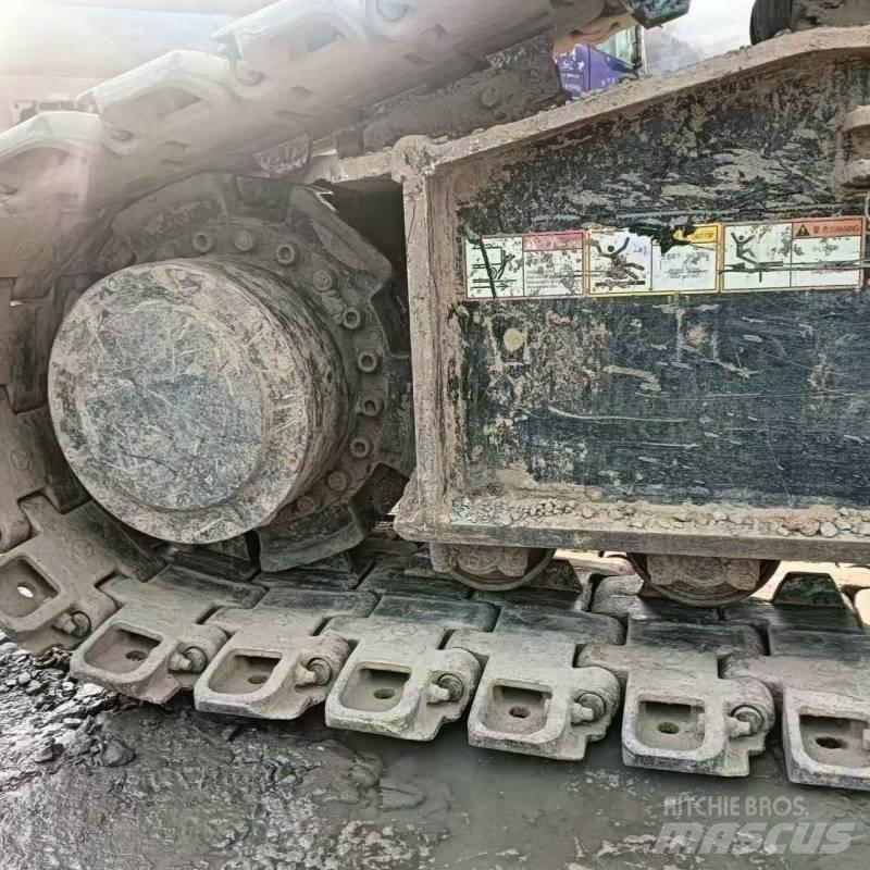 Sany SCC750E Pásové jeřáby
