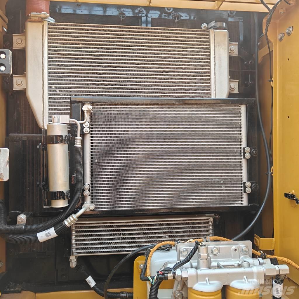 CAT 320D2L Pásová rýpadla