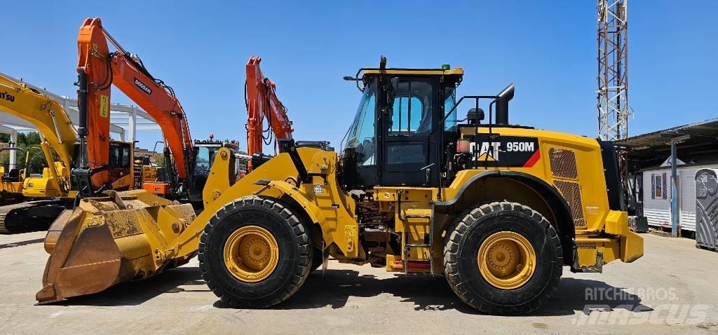 CAT 950 Kolové nakladače