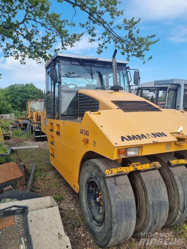 Ammann AP 240 Pneumatikové válce