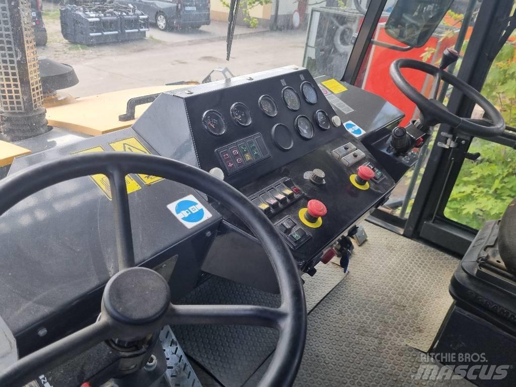 Ammann AP 240 Pneumatikové válce