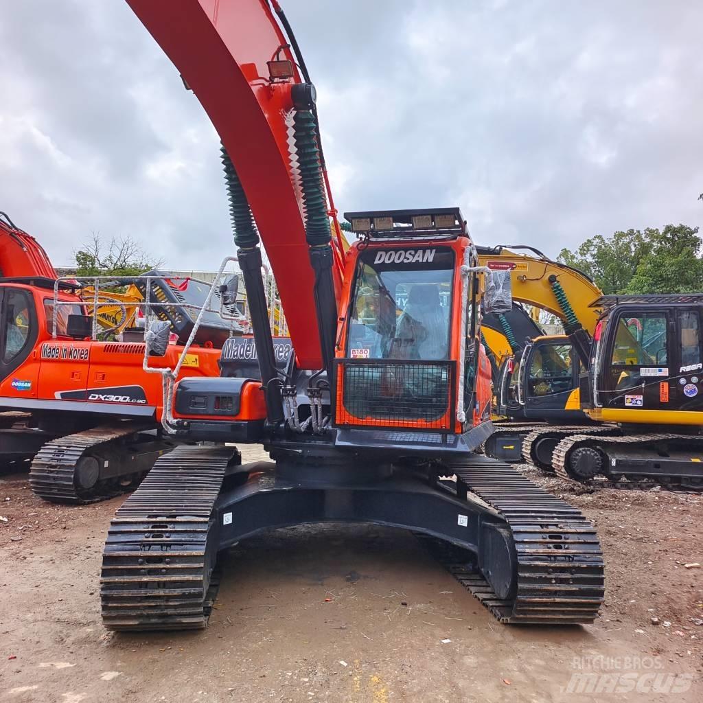 Doosan DX 300 LC Pásová rýpadla