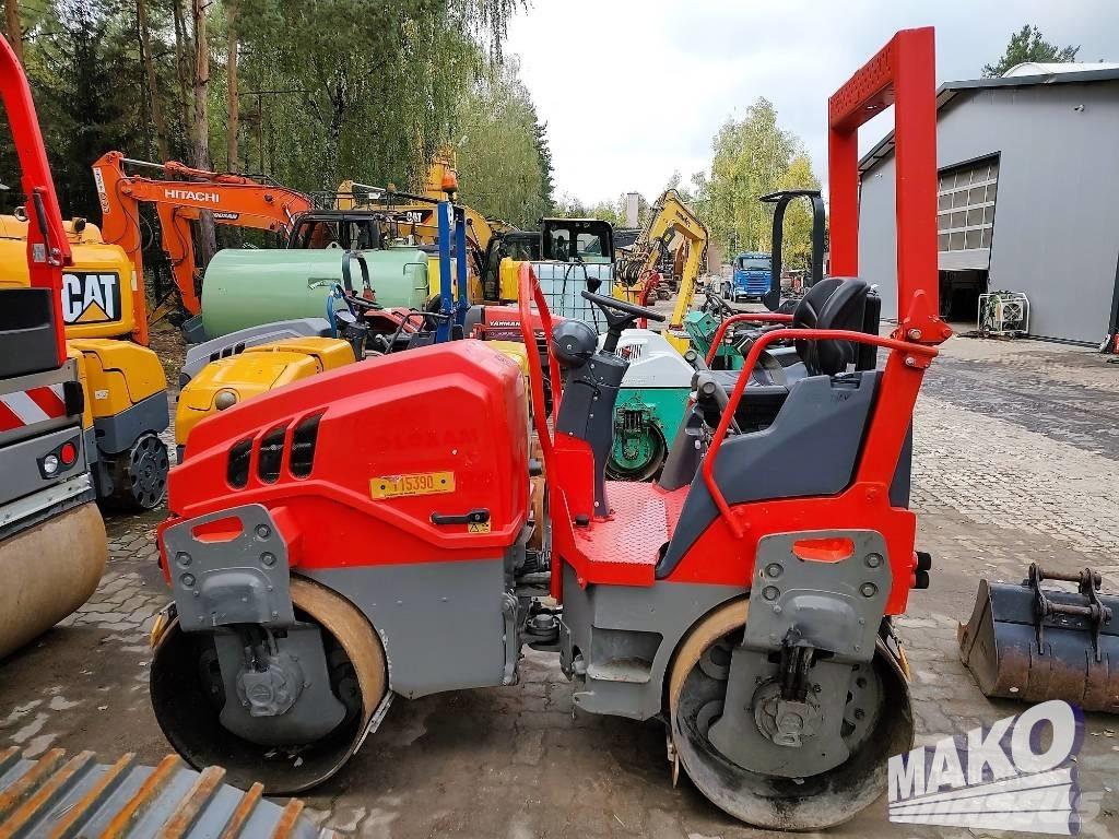 Hamm HD 12 VV Tandemové válce