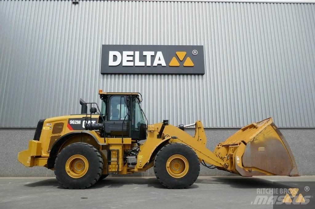 CAT 962M Kolové nakladače