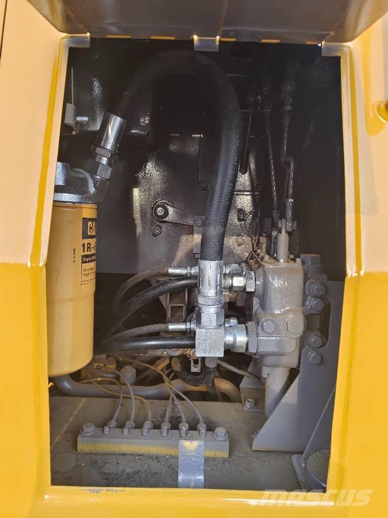 CAT D 5 K Pásové dozery