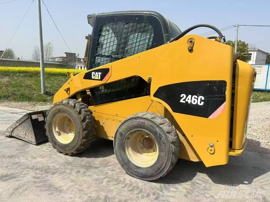 CAT 246 C Smykem řízené nakladače