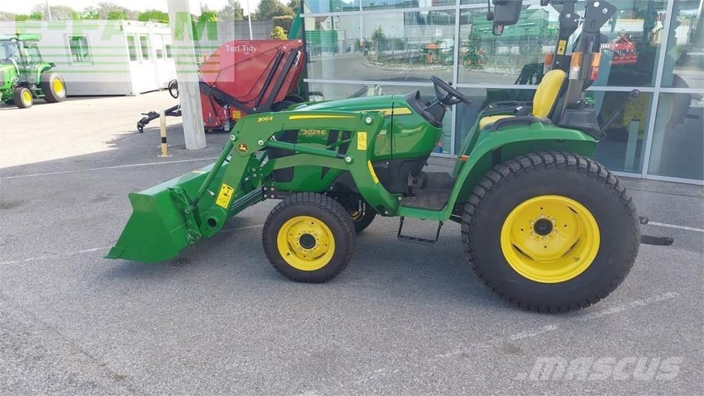 John Deere 3025E Traktory