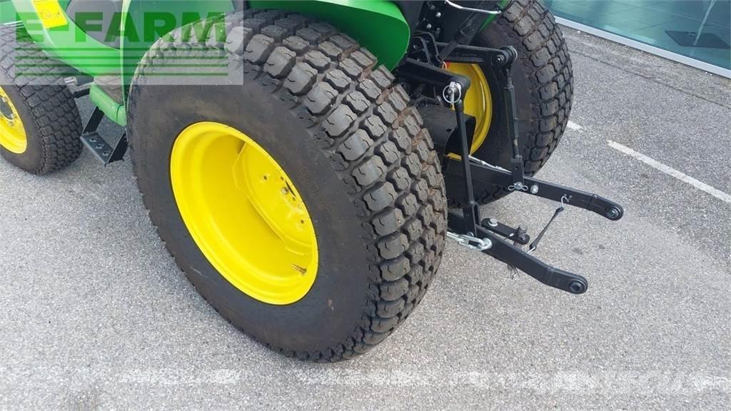 John Deere 3025E Traktory