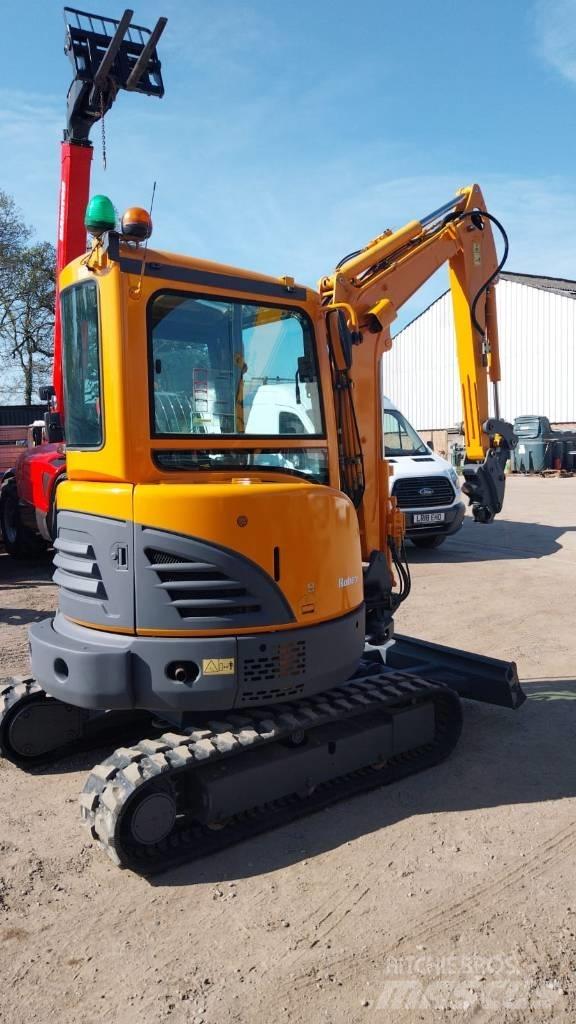 Hyundai X30Z-9AK Midi rýpadla 7t - 12t