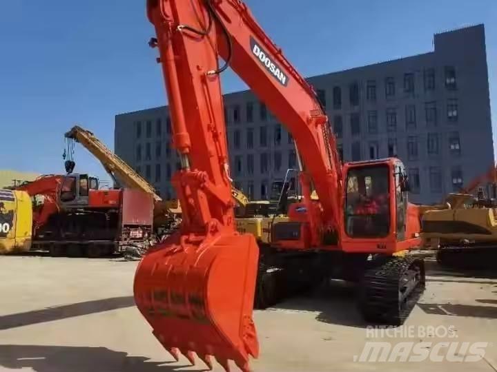 Doosan DX225LC Pásová rýpadla