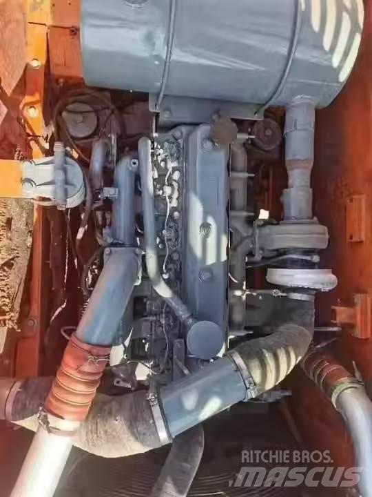 Doosan DX225LC Pásová rýpadla