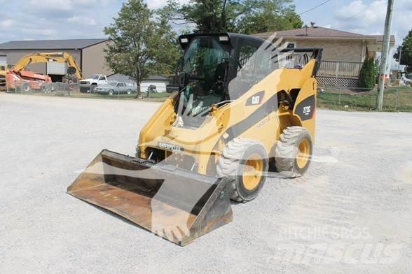 CAT 272C Smykem řízené nakladače