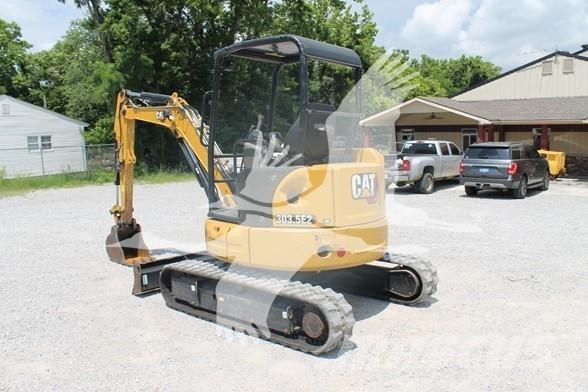 CAT 303.5E2 CR Mini rýpadla < 7t