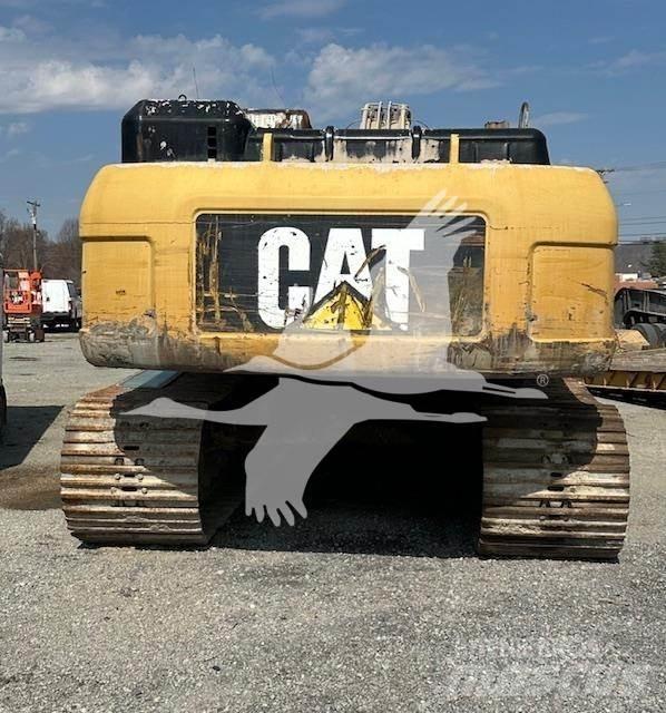 CAT 330D Pásová rýpadla