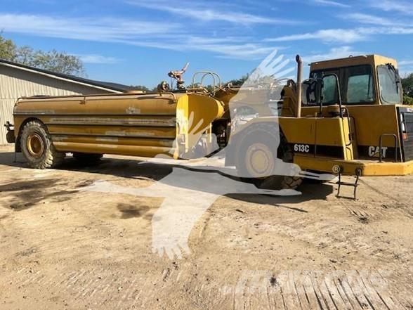 CAT 613C Cisterny na vodu