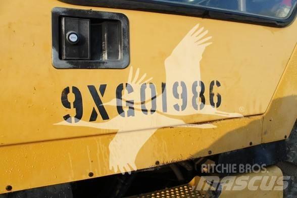 CAT 615C II Skrejpry