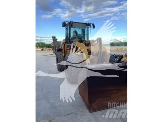 CAT 928G Kolové nakladače