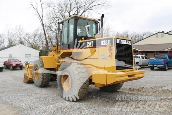 CAT 938F Kolové nakladače