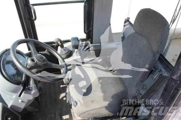 CAT 938G Kolové nakladače