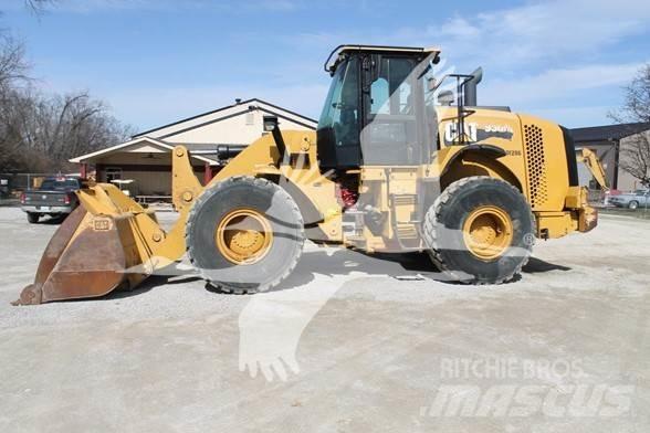CAT 950M Kolové nakladače