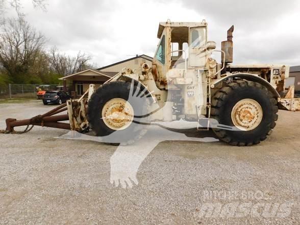 CAT 988 Kolové nakladače