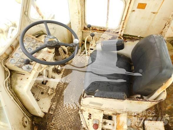 CAT 988 Kolové nakladače