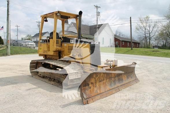 CAT D3C III Pásové dozery