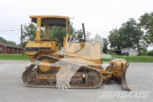 CAT D5M XL Pásové dozery