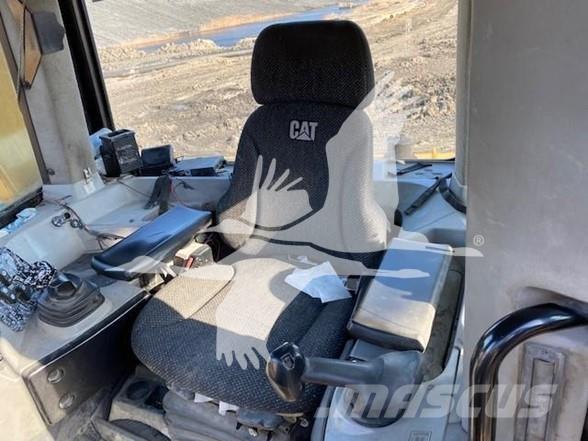 CAT D9T Pásové dozery
