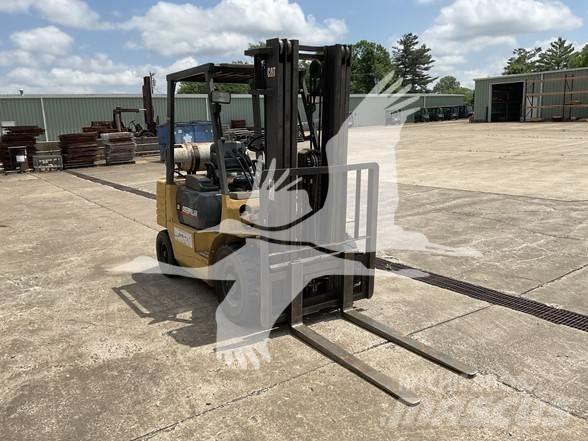CAT GP25 Dieselové vozíky