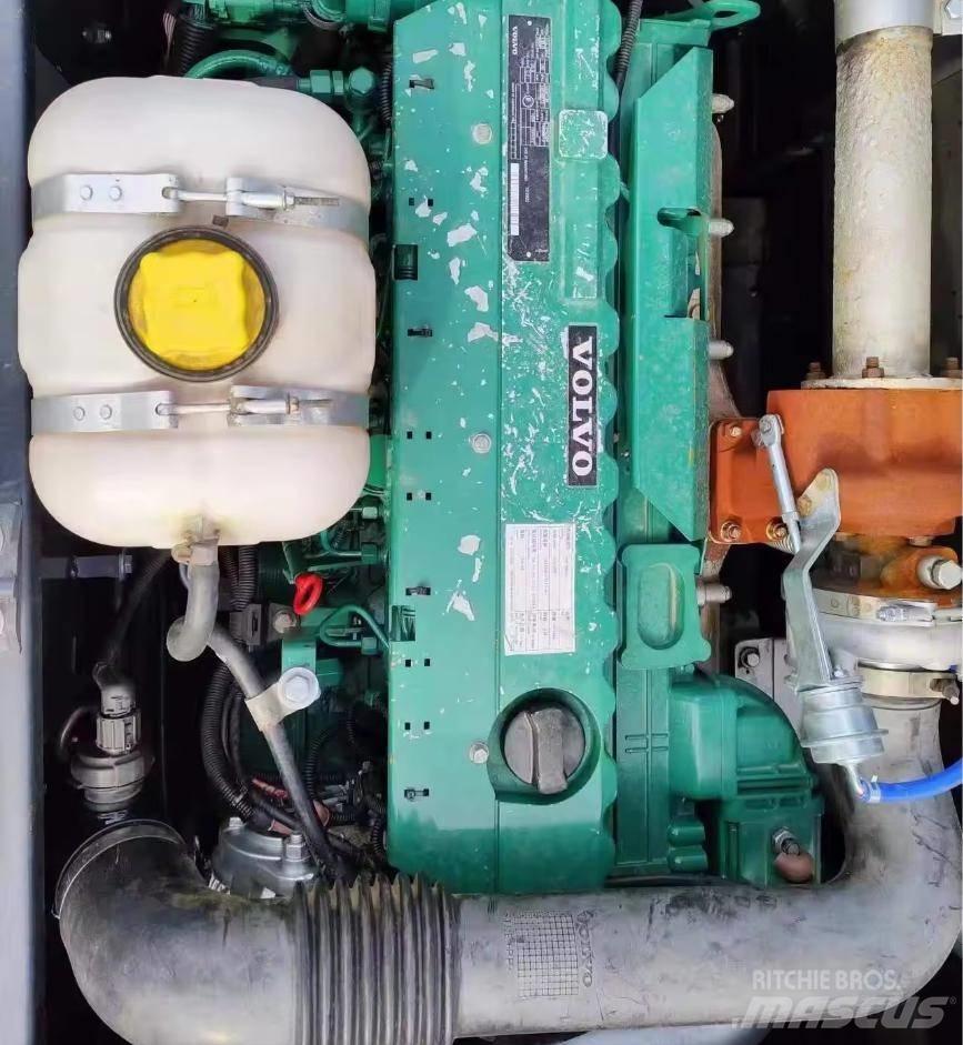 Volvo EC 220 Pásová rýpadla