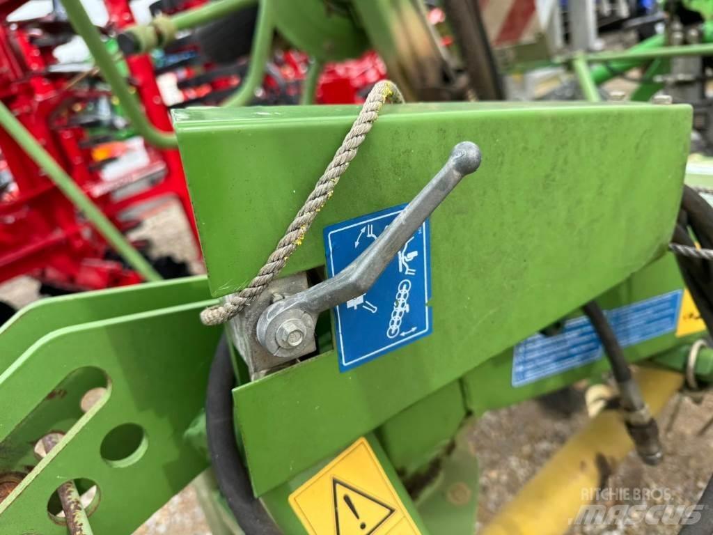 Krone KW672/6 Obraceče a shrabovače sena