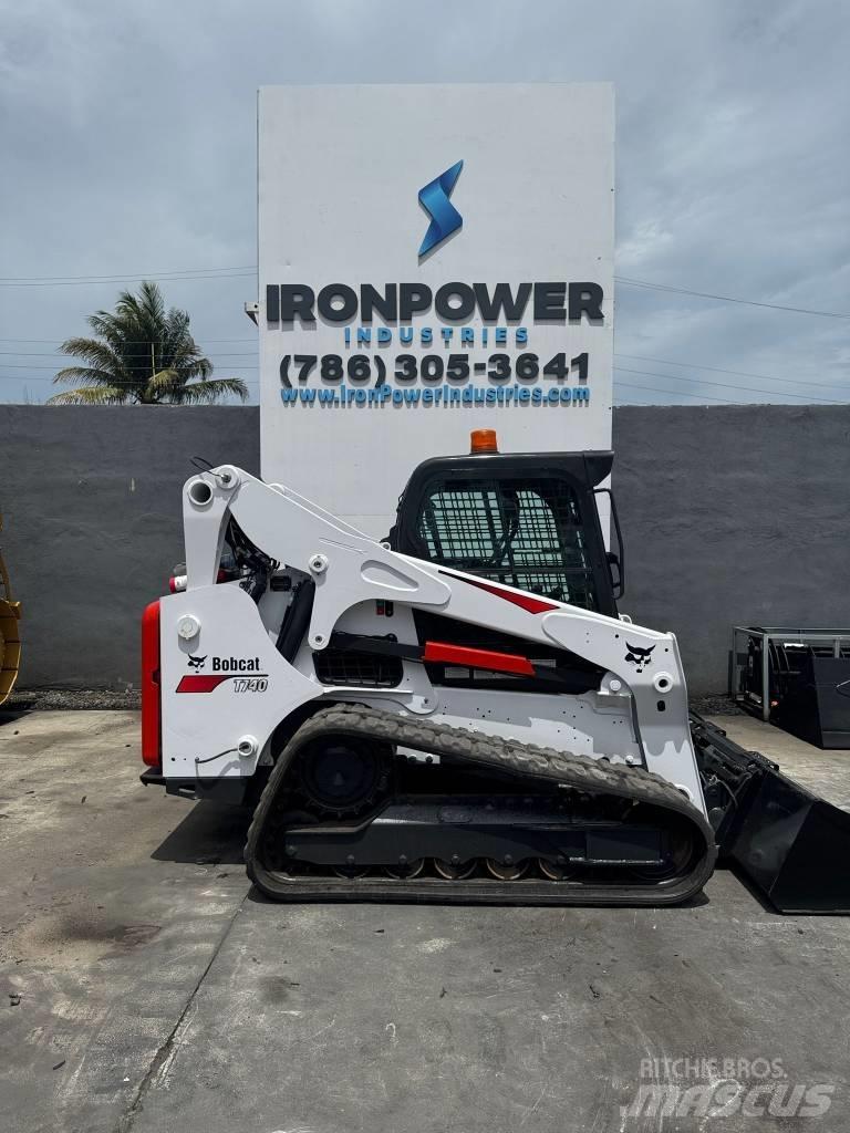 Bobcat T 740 Smykem řízené nakladače