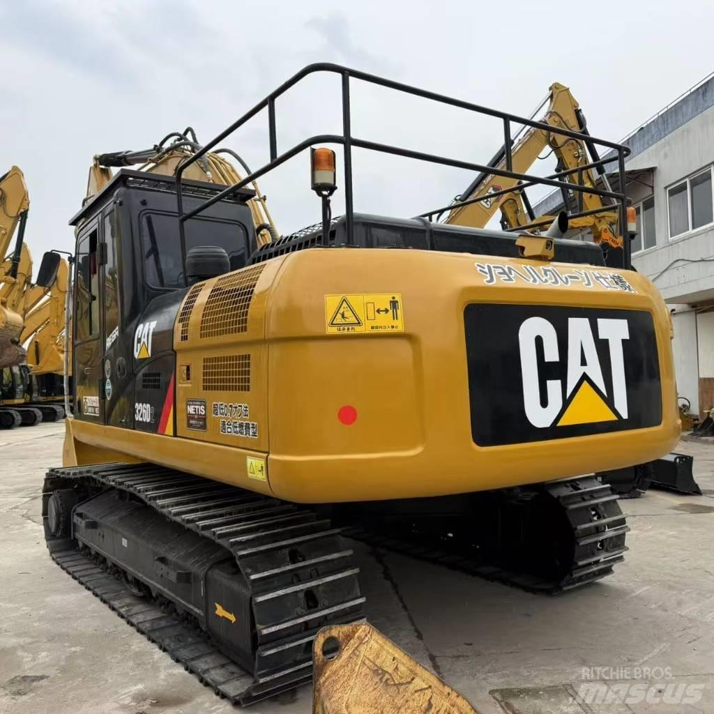 CAT 326D2 Midi rýpadla 7t - 12t