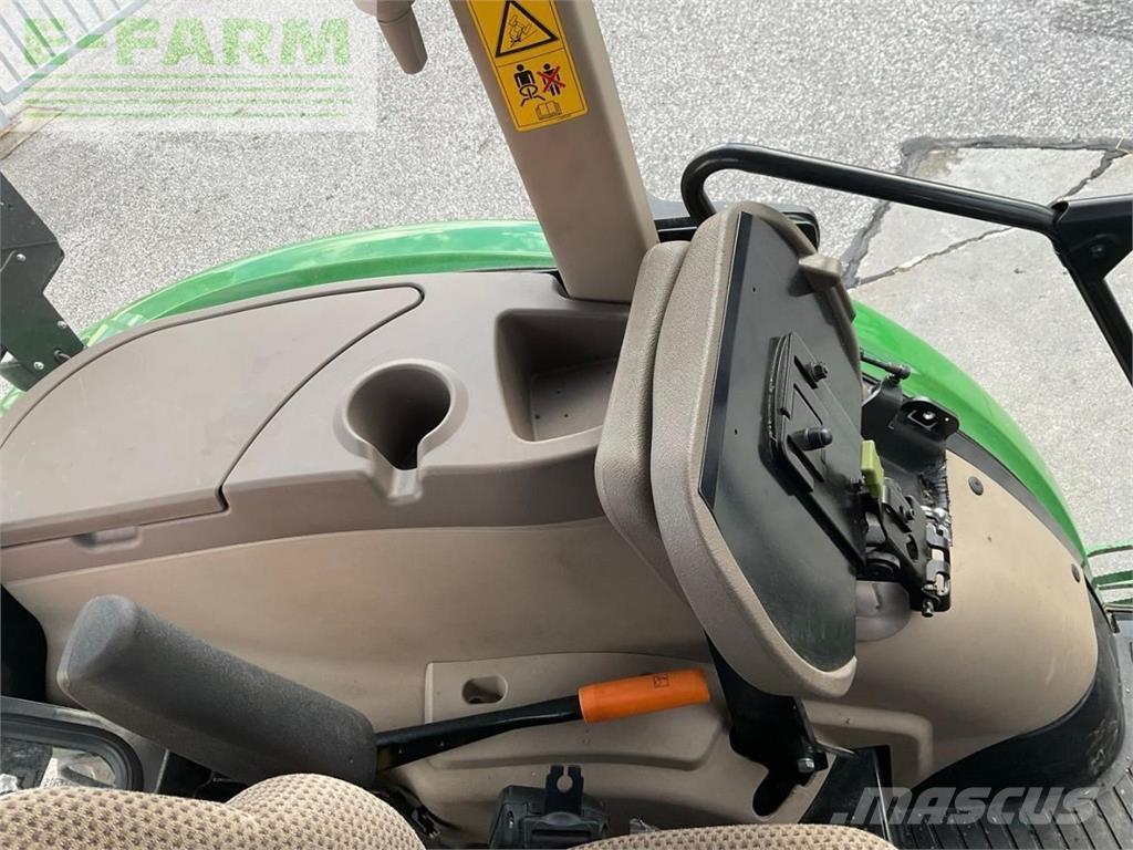 John Deere 5075E Traktory