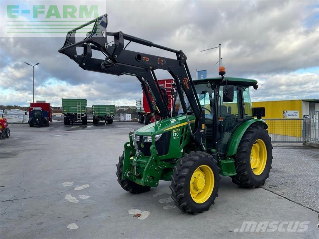 John Deere 5075E Traktory