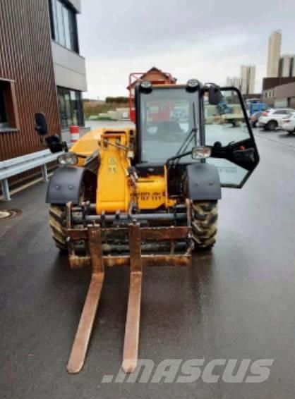 JCB 525-60 Teleskopické manipulátory