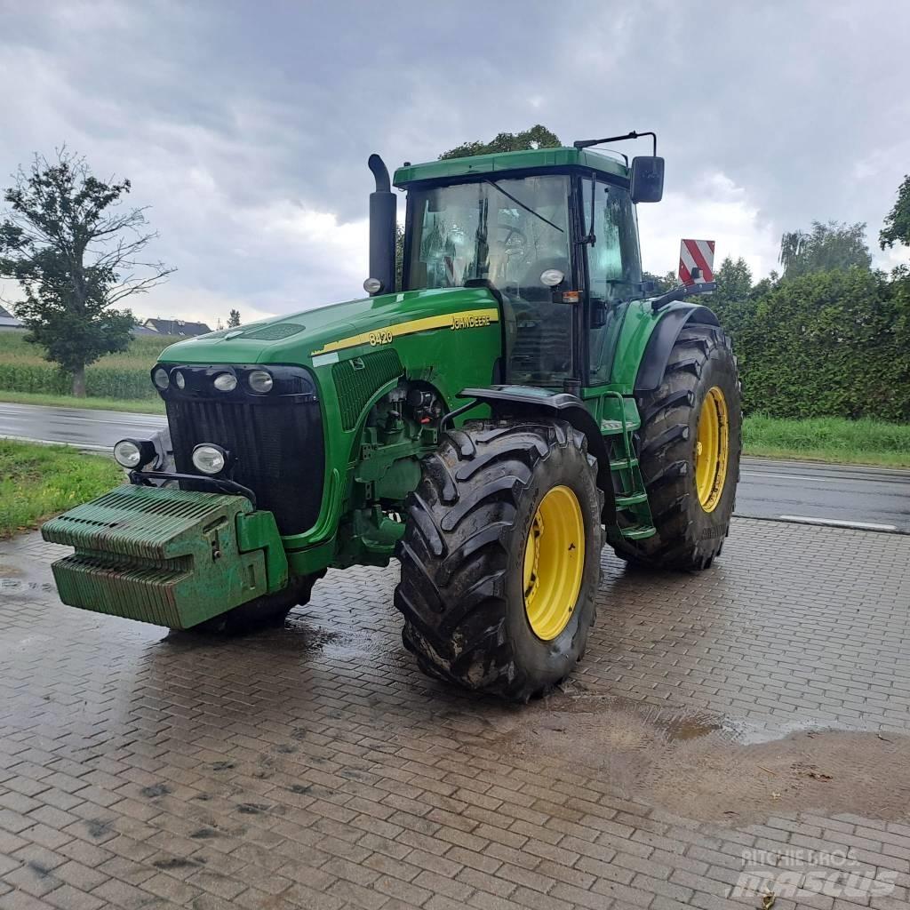 John Deere 8420 Traktory