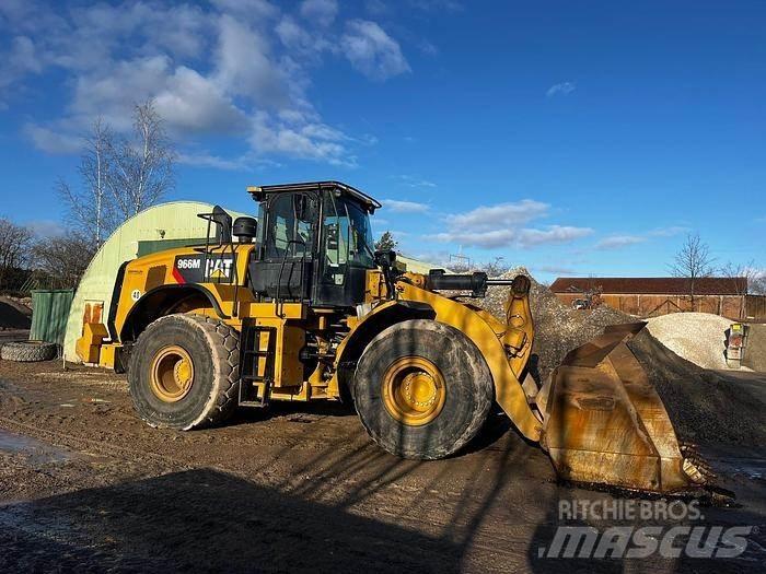 CAT 966M Kolové nakladače