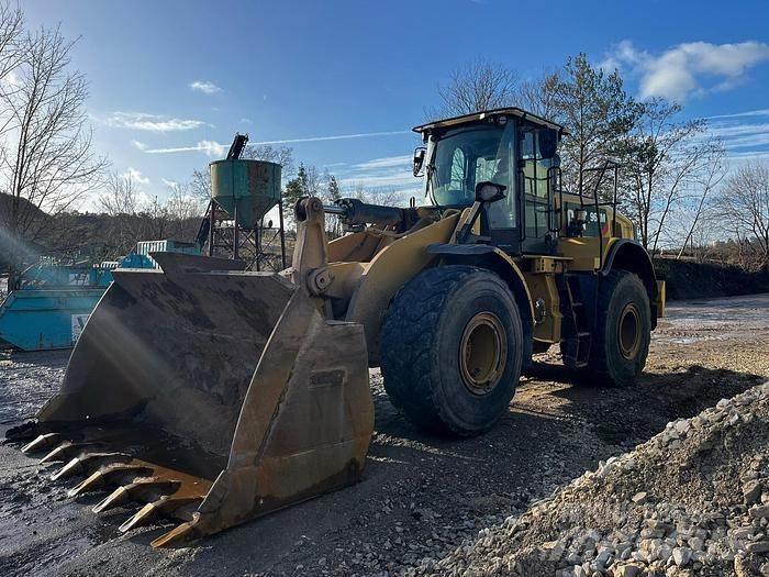 CAT 966M Kolové nakladače