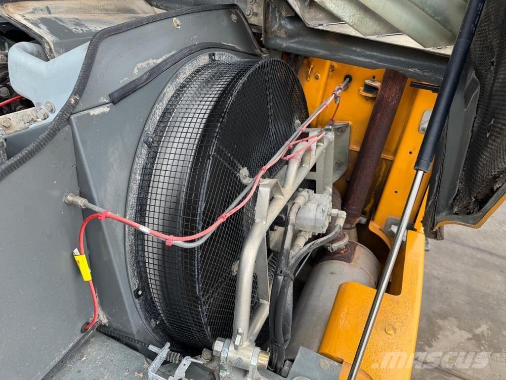 Liebherr A 316 Stroje pro manipulaci s odpadem
