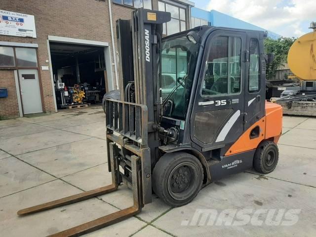 Doosan D 35 C-7 Dieselové vozíky