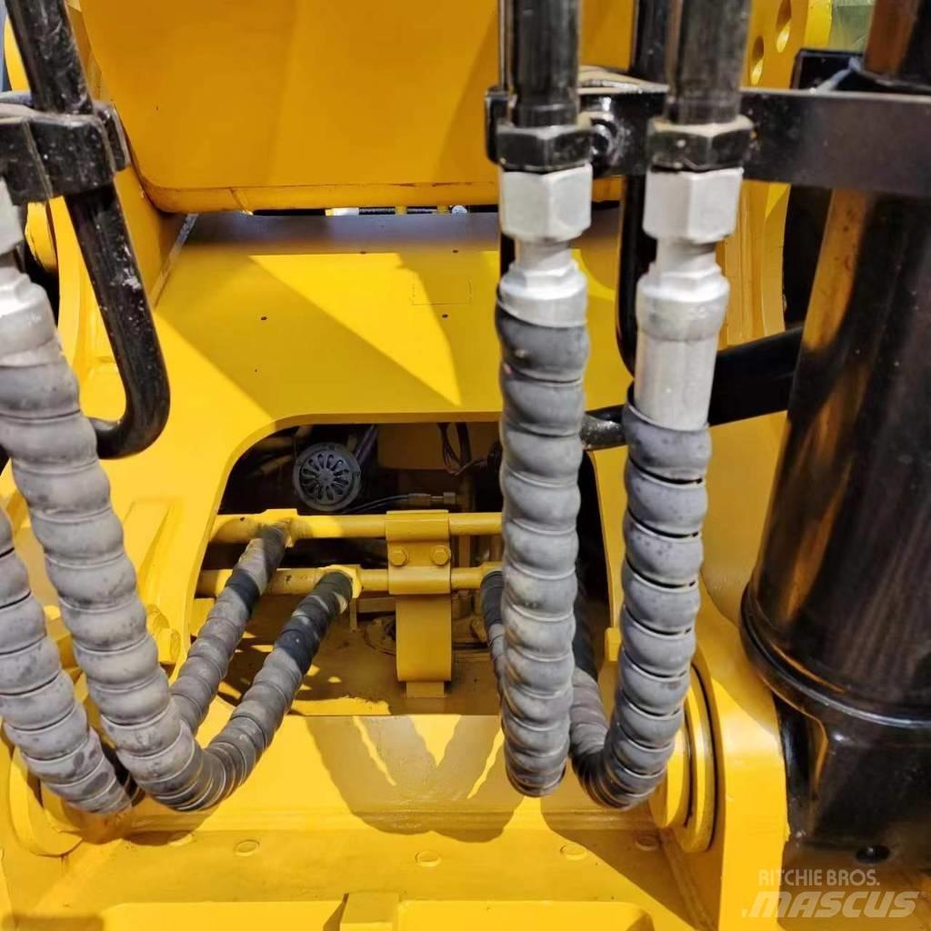 CAT 329 D Pásová rýpadla