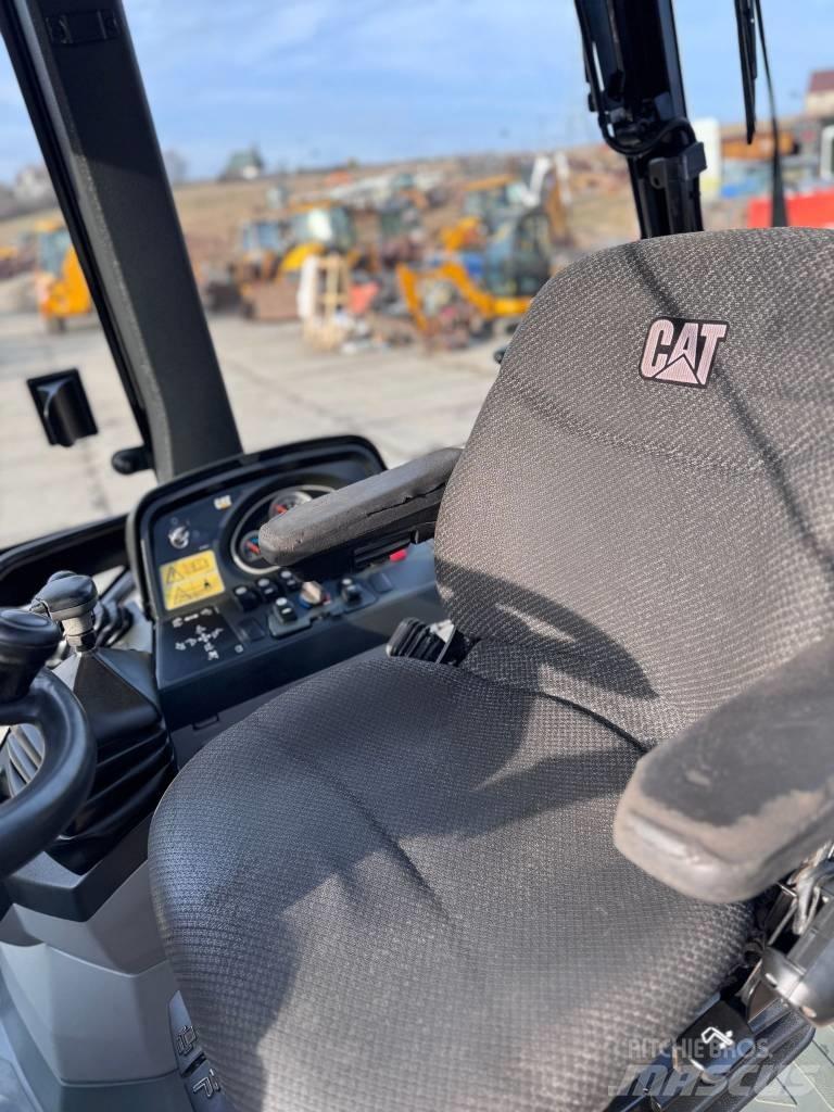 CAT 428 E Rýpadlo-nakladače