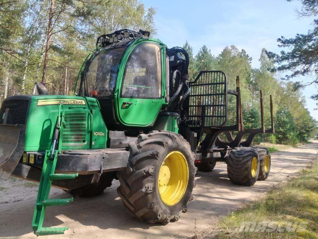 John Deere 1010 E Vyvážecí traktory