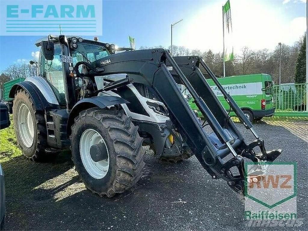 Valtra t215d Traktory